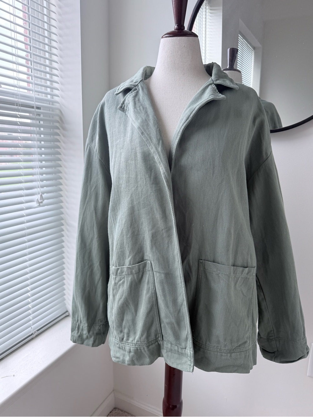 Zara Sage Green Utility Denim Jacket with Front Pockets - Picture 4 of 10